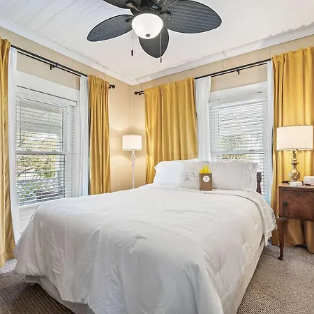Old Carrabelle Hotel Hemingway Suite